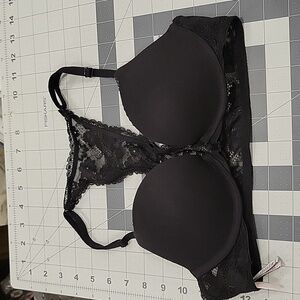 Black Body by Victoria lace racer back t-shirt push-up bra 34A. Like New!